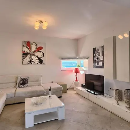 Three Bedroom With Sea View And Pool Aside Lägenhet