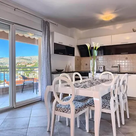 Three Bedroom With Sea View And Pool Aside * Trogir