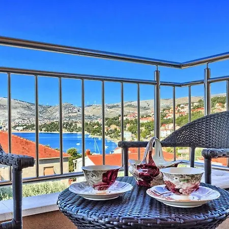 Three Bedroom With Sea View And Pool Aside Apartament Trogir
